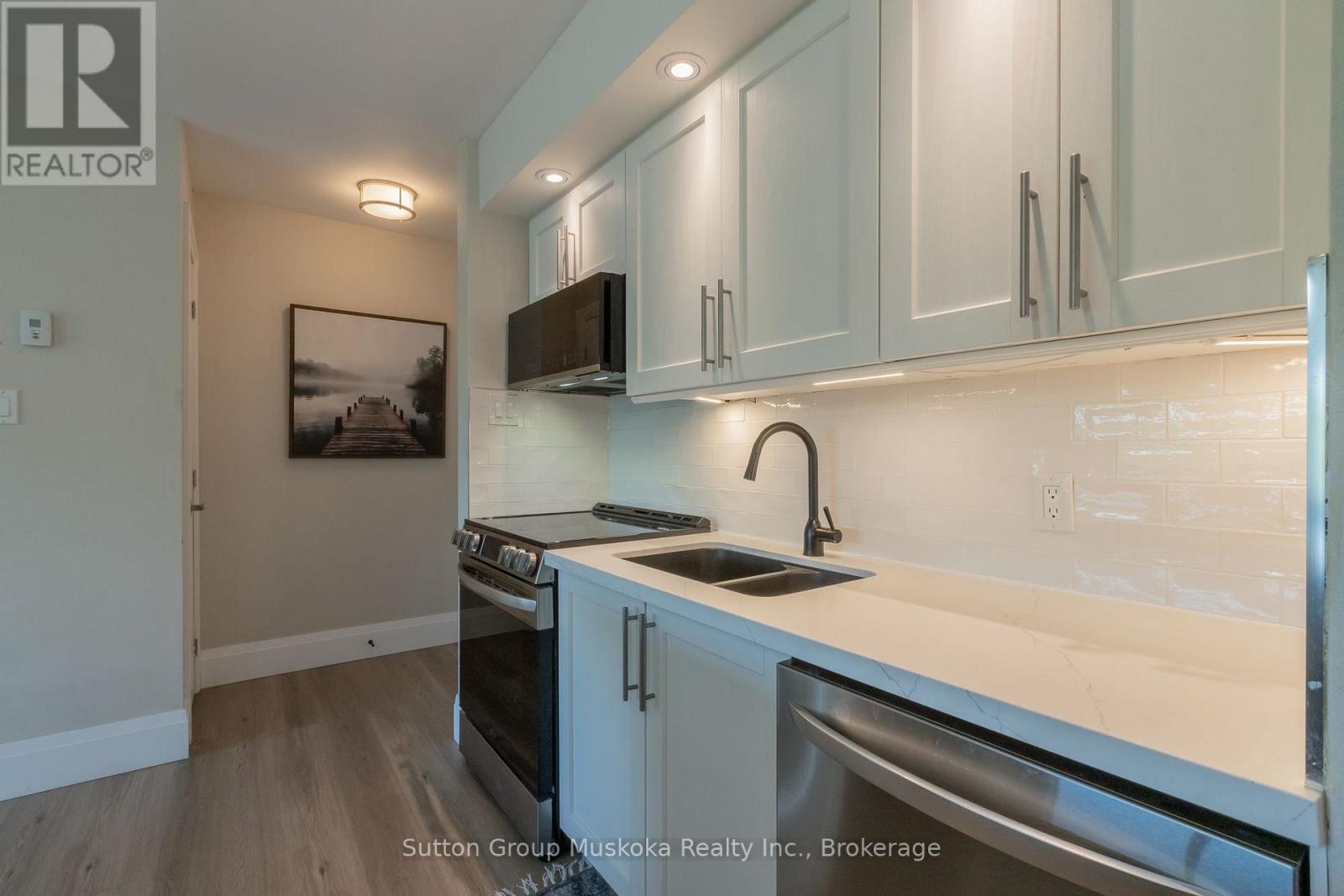 #54 54-305 DEERHURST, SUMMIT LODGE DRIVE - Image 10
