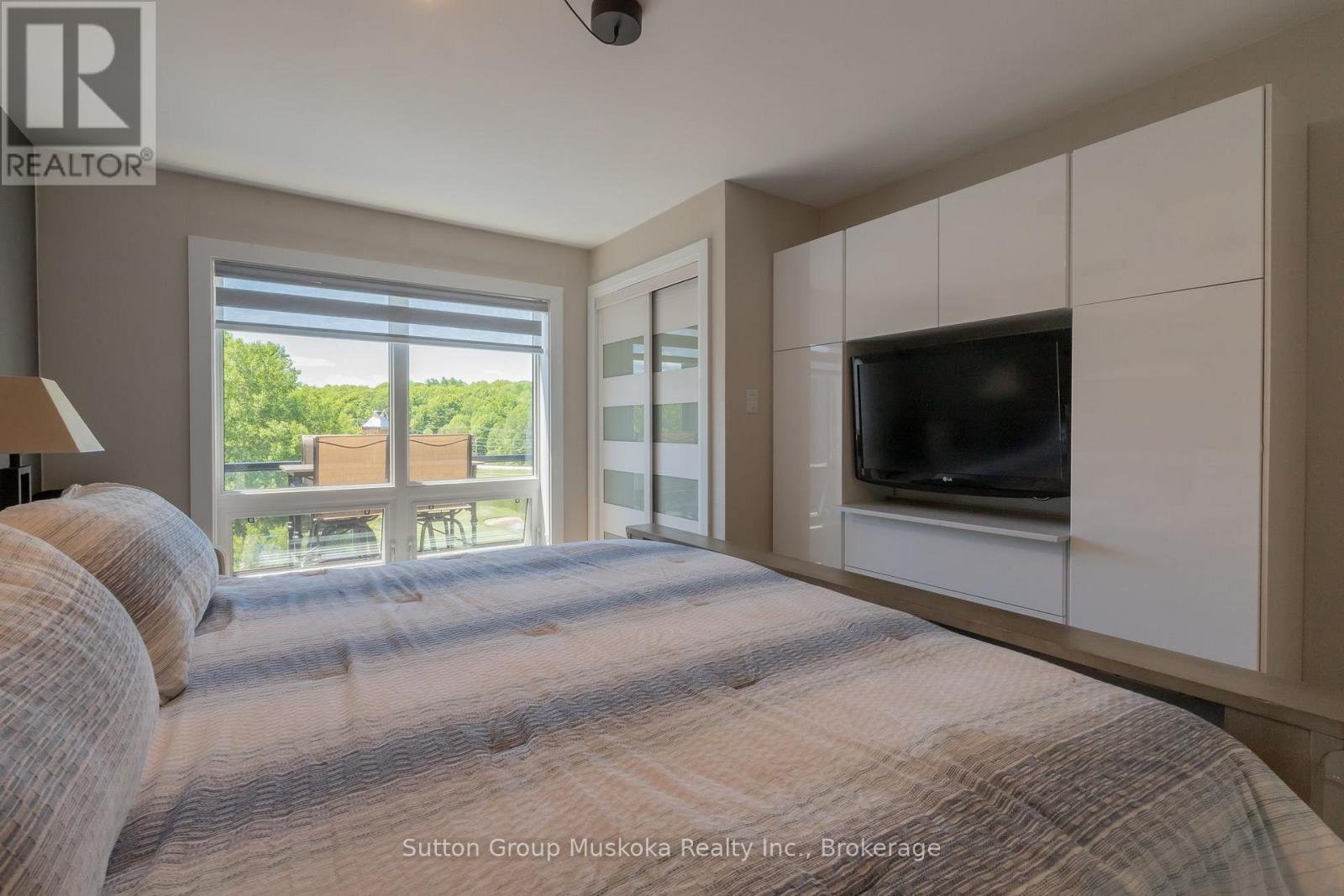 #54 54-305 DEERHURST, SUMMIT LODGE DRIVE - 16