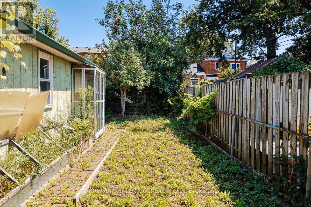 511 NORTHCLIFFE BOULEVARD - 35