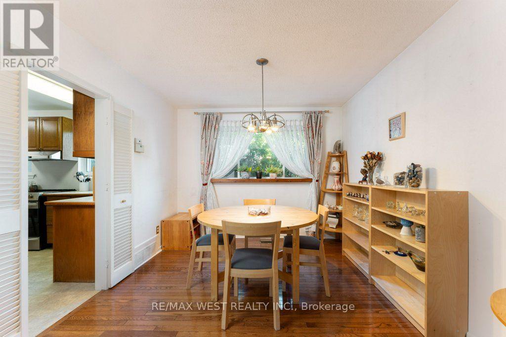 2 ROBINTER DRIVE - 15
