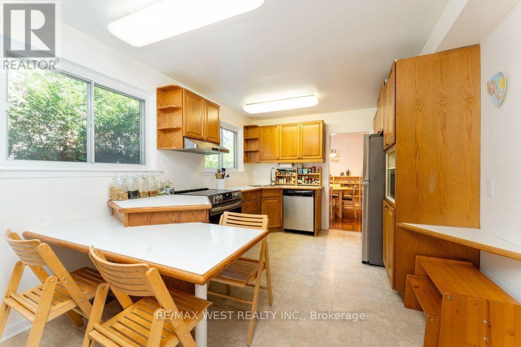 2 ROBINTER DRIVE - 17
