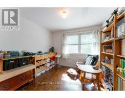 2 Robinter Drive, Toronto, ON M2M3P9 Photo 23