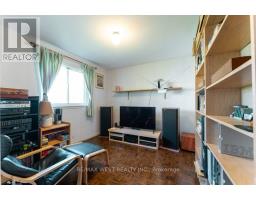 2 Robinter Drive, Toronto, ON M2M3P9 Photo 27