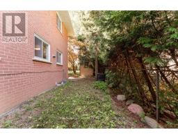 2 Robinter Drive, Toronto, ON M2M3P9 Photo 34