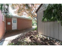 2 Robinter Drive, Toronto, ON M2M3P9 Photo 37