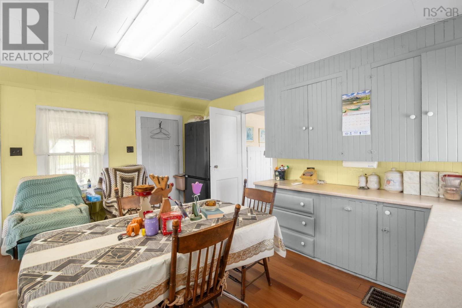 Property 14 of 31 of 3335 Highway 236