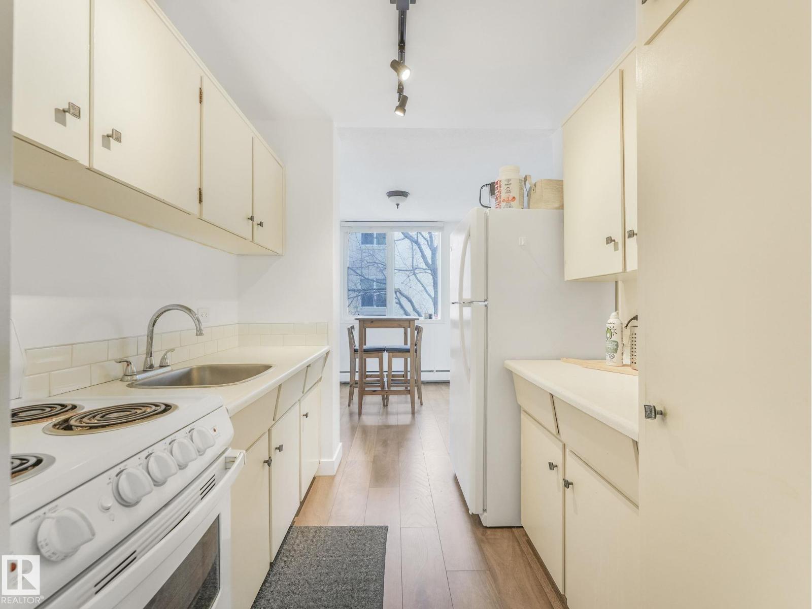 #406 9816 112 ST NW - Image 17