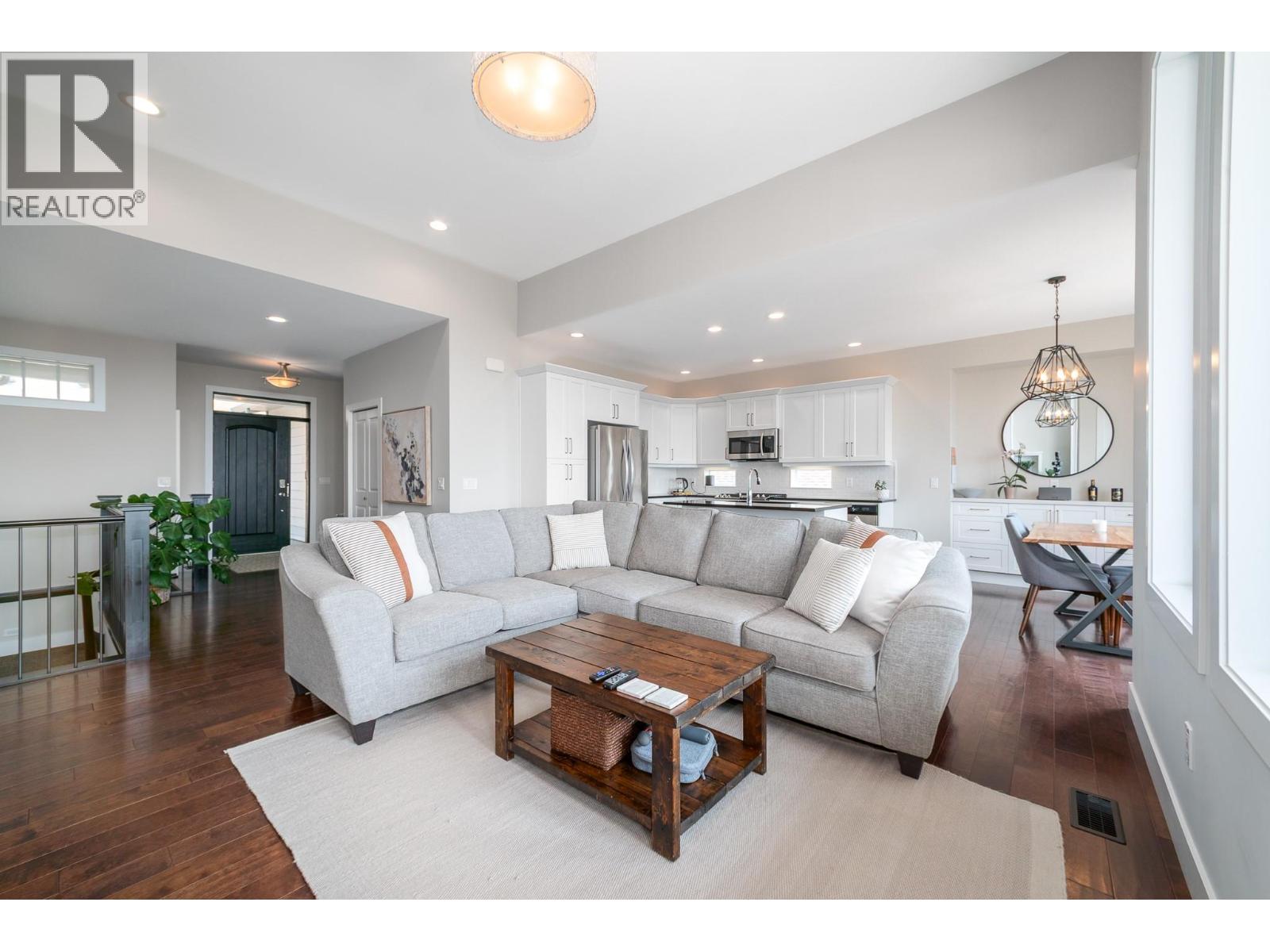  2420 Tallus Heights Drive, West Kelowna
