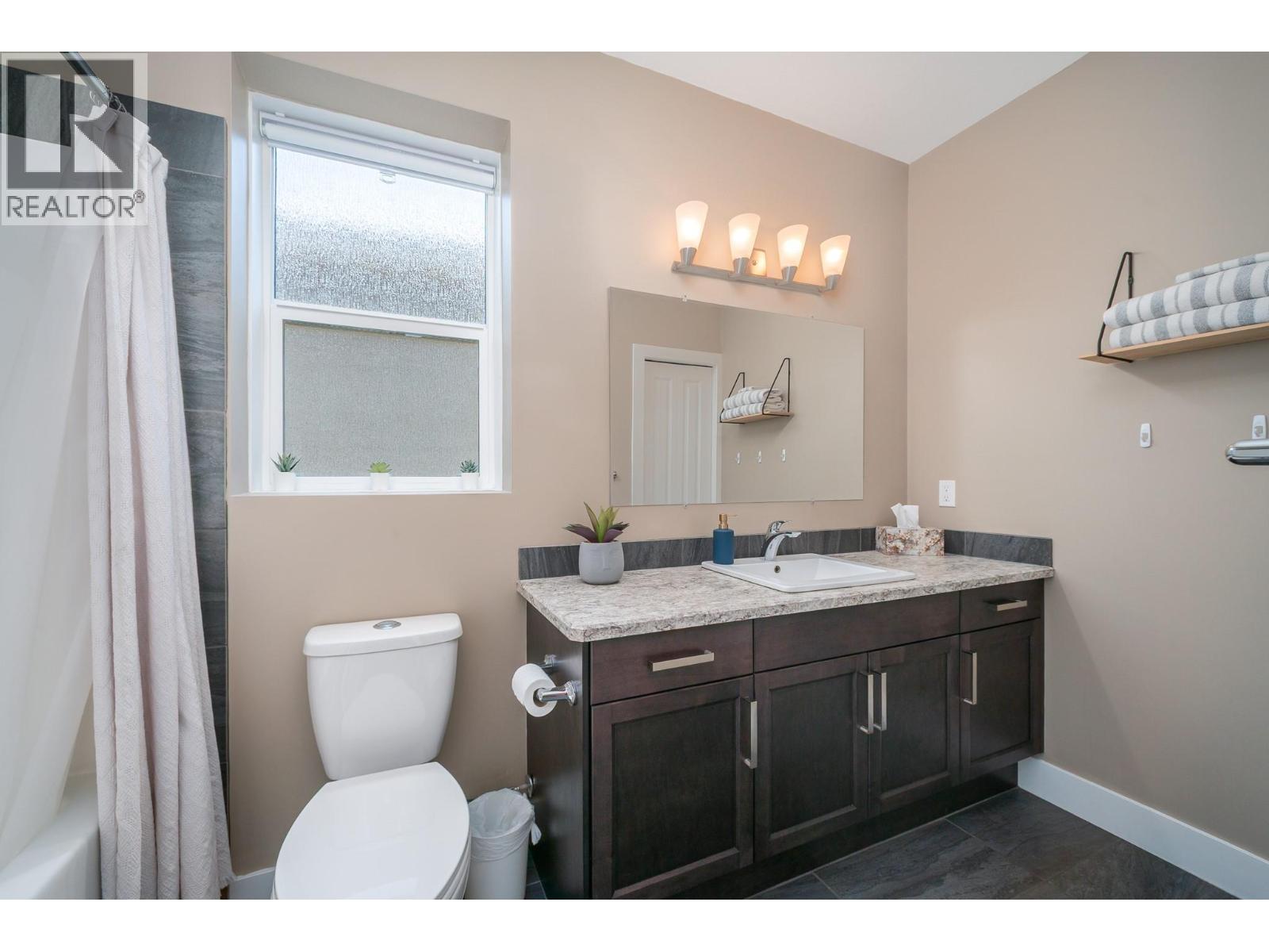  2420 Tallus Heights Drive, West Kelowna