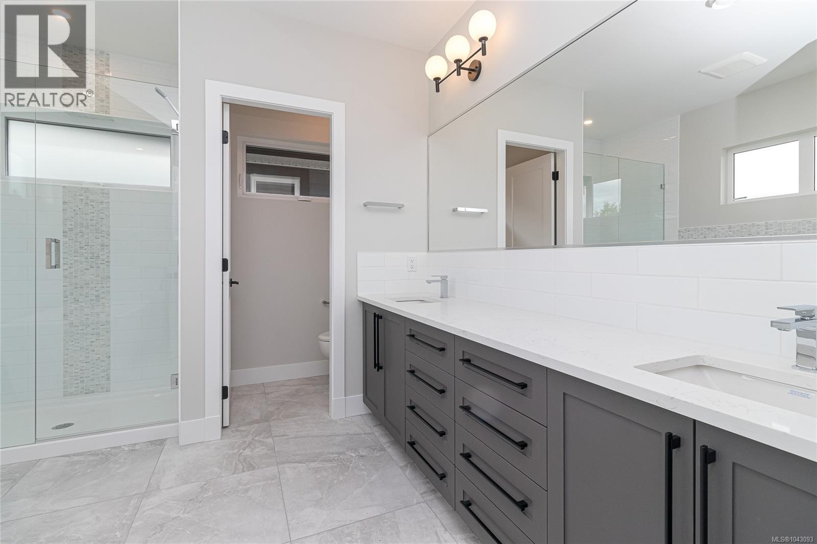 290 Seafield Rd, Colwood