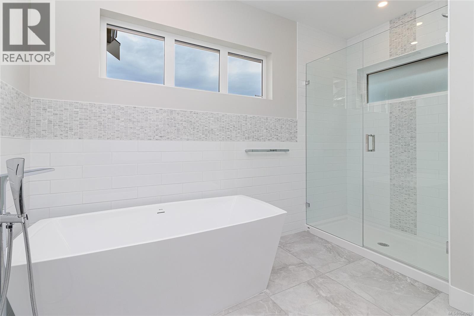 290 Seafield Rd, Colwood