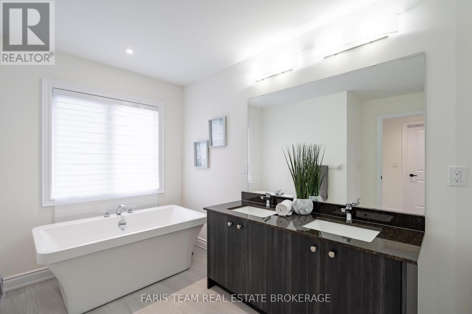 1352 BLACKMORE STREET - 21