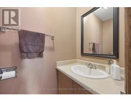 458 Chester Avenue, Newmarket, ON L3Y6R7 Photo 17