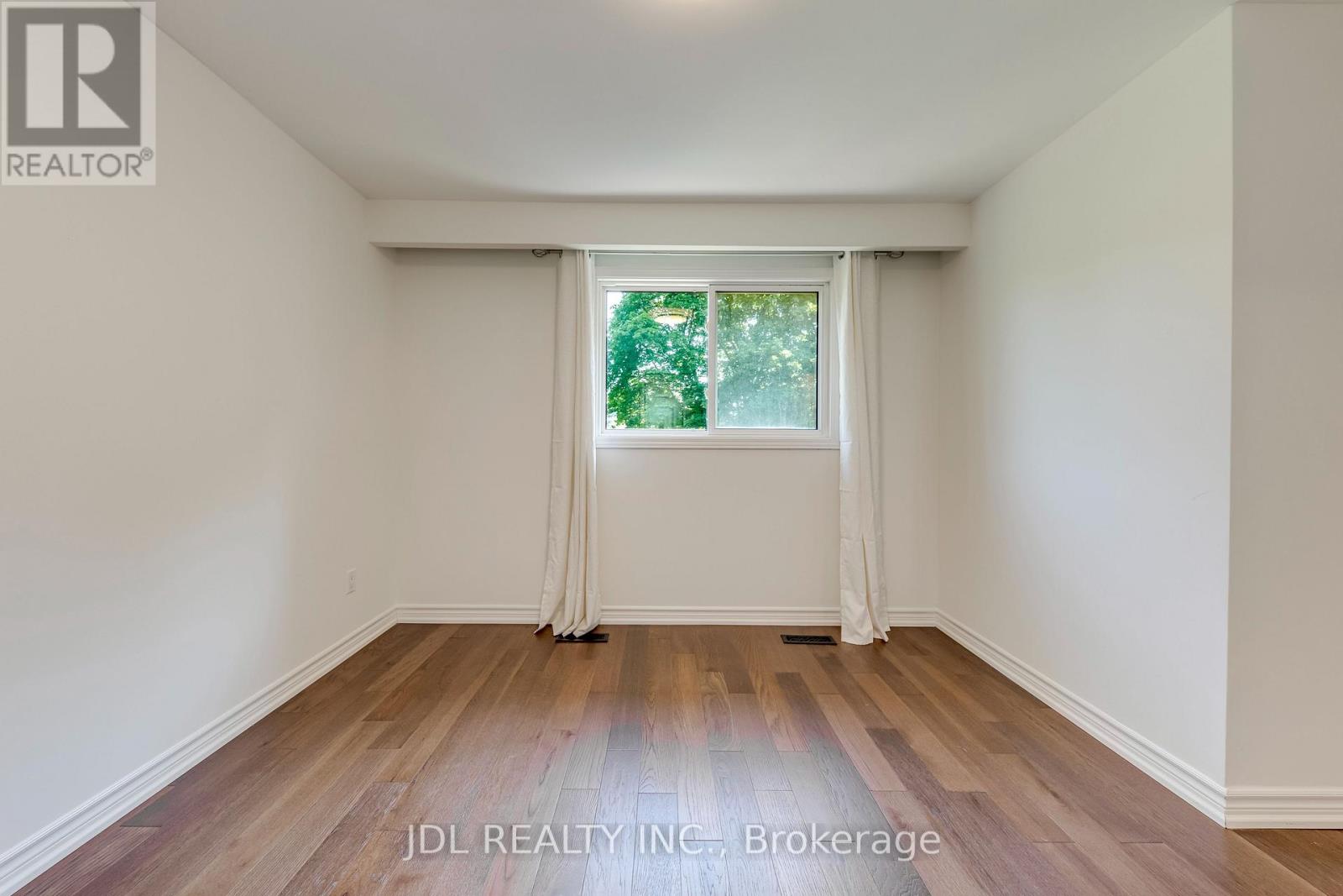 323 WARMINSTER DRIVE S - 34