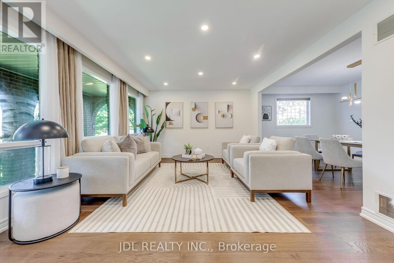 323 WARMINSTER DRIVE S - 5
