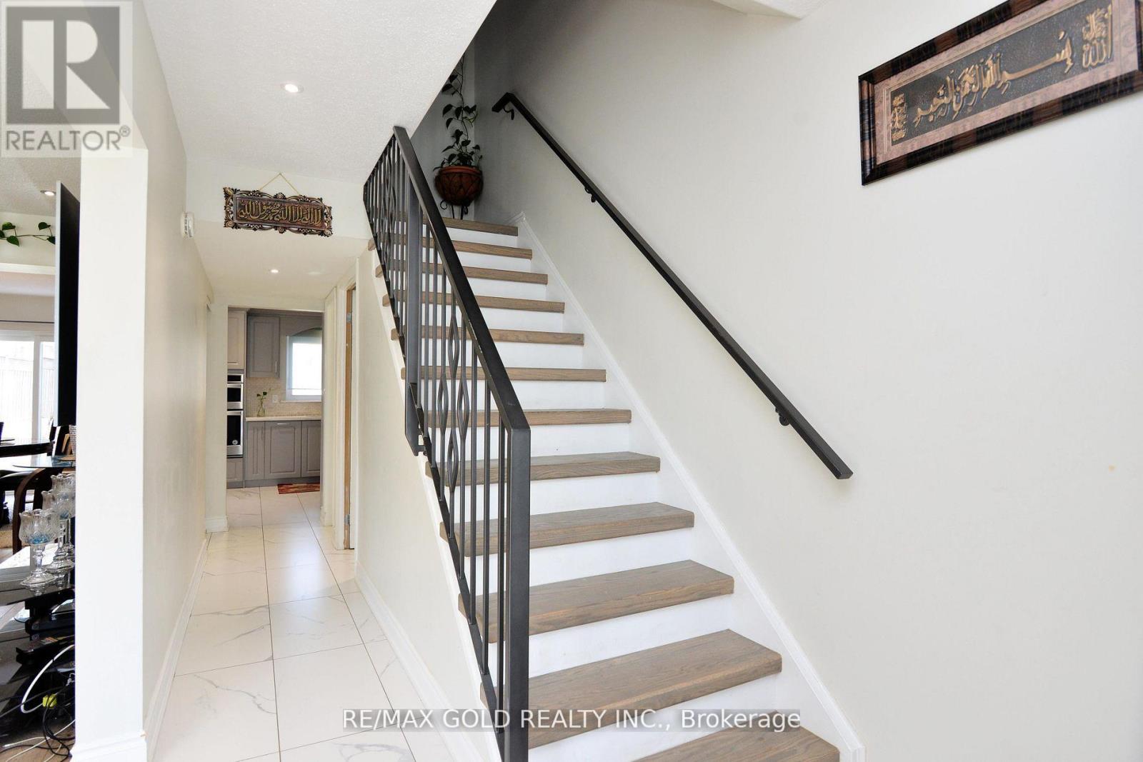 48 GARSIDE CRESCENT - 7