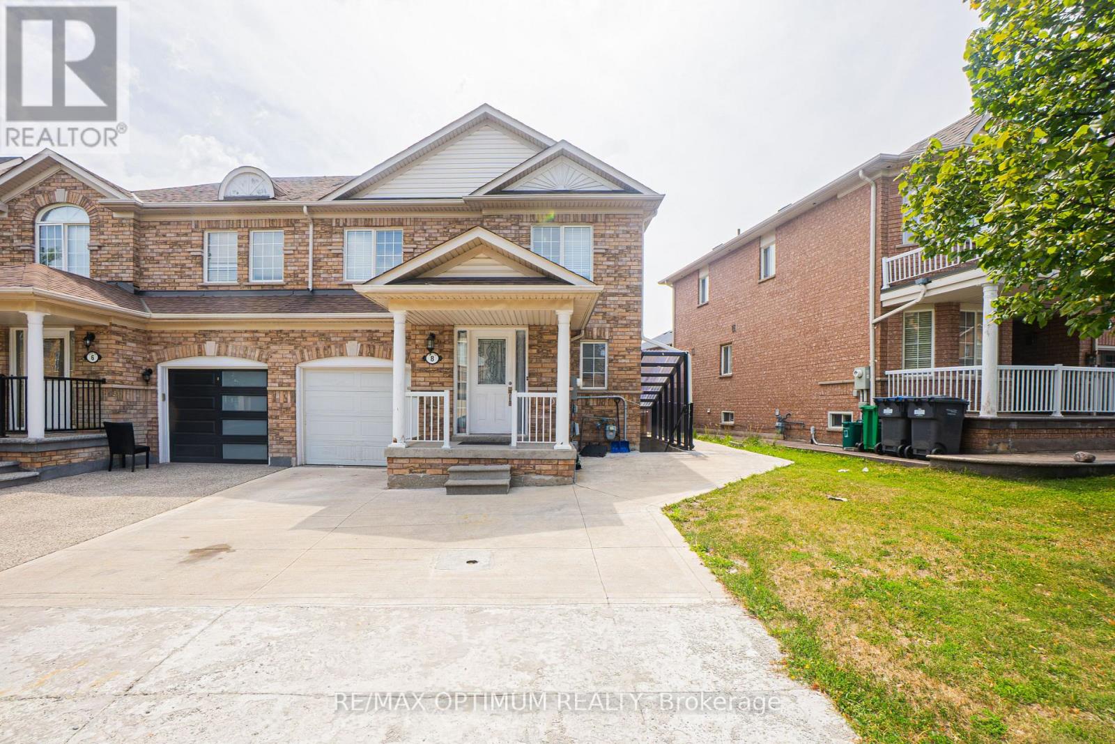 Photo of 8 Topiary Lane
