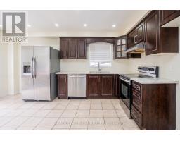 8 Topiary Lane, Brampton, ON L7A2K6 Photo 12