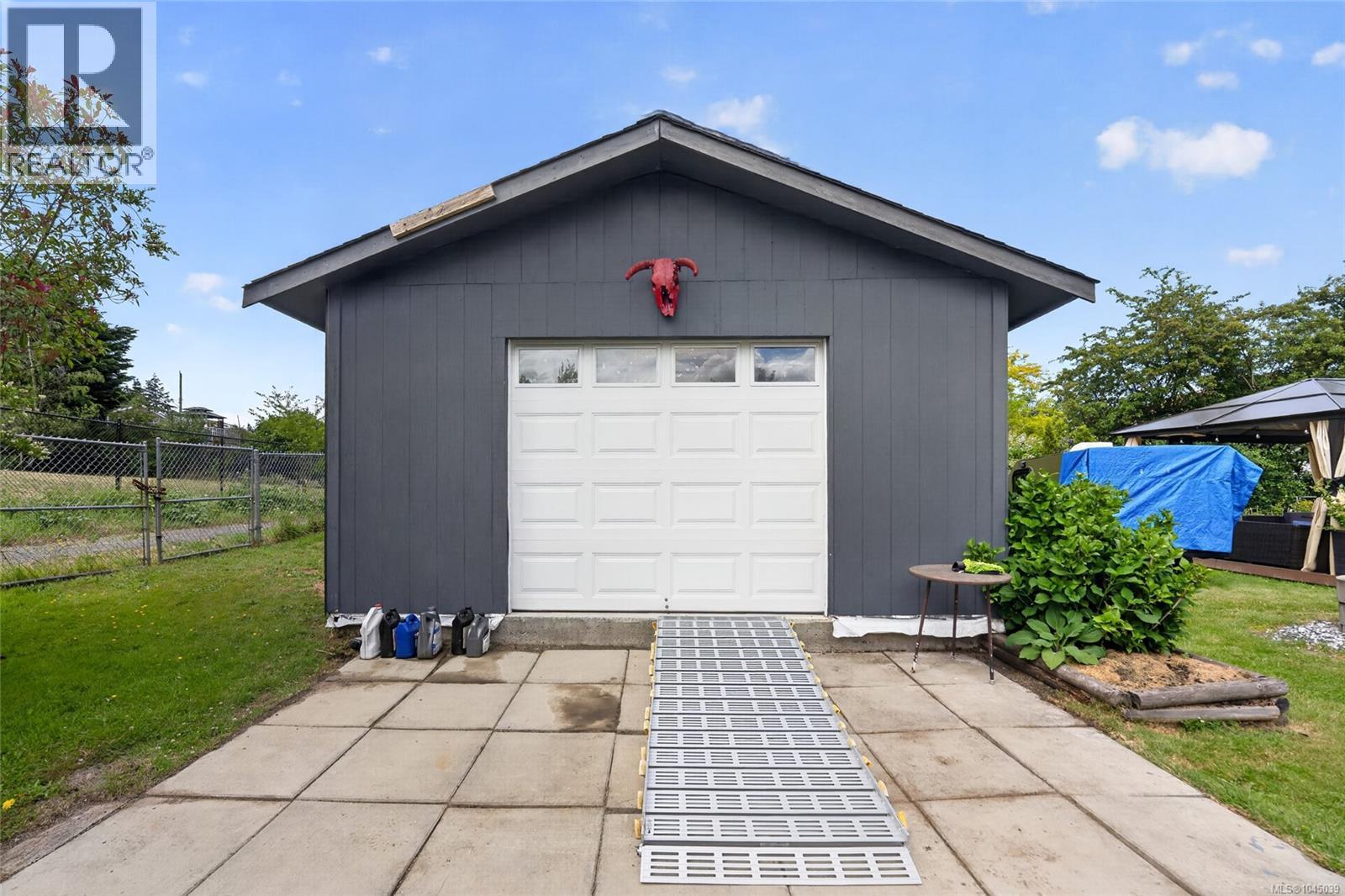 439 Stirling Ave - Image 11