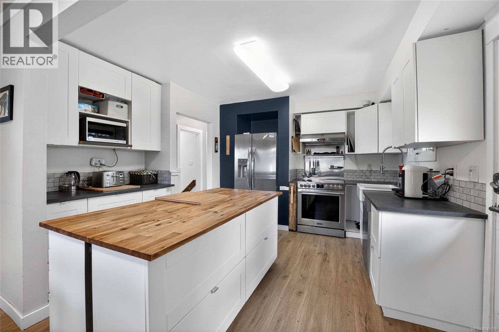 439 Stirling Ave - 13