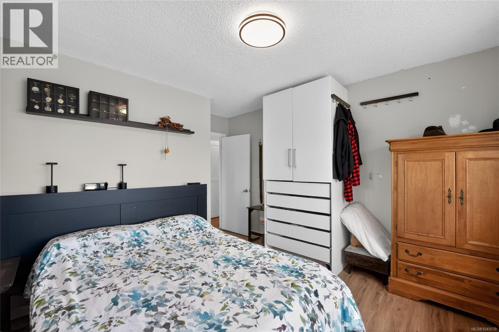 439 Stirling Ave - Image 26