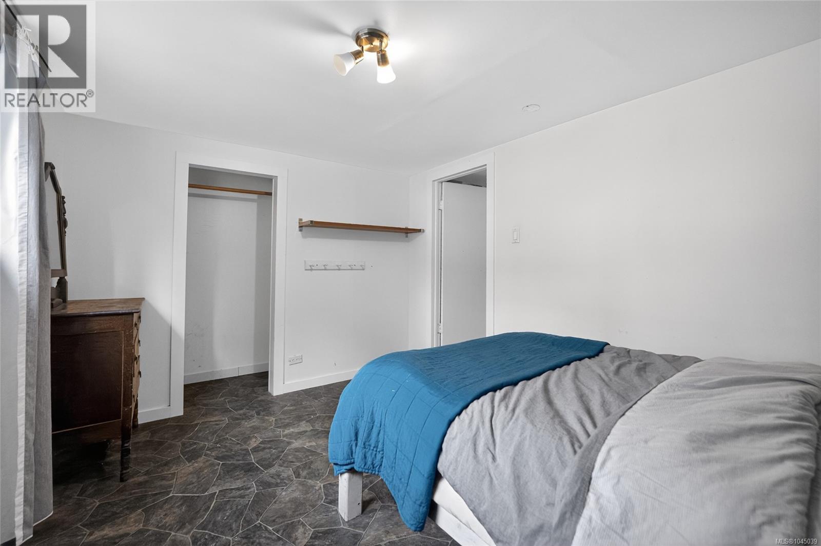 439 Stirling Ave - 35
