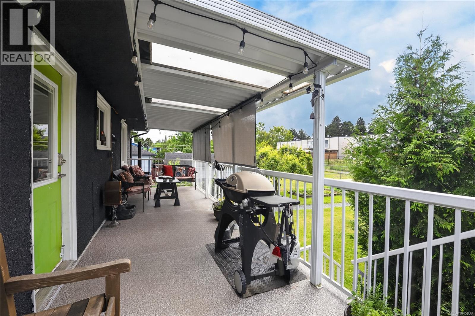 439 Stirling Ave - Image 42