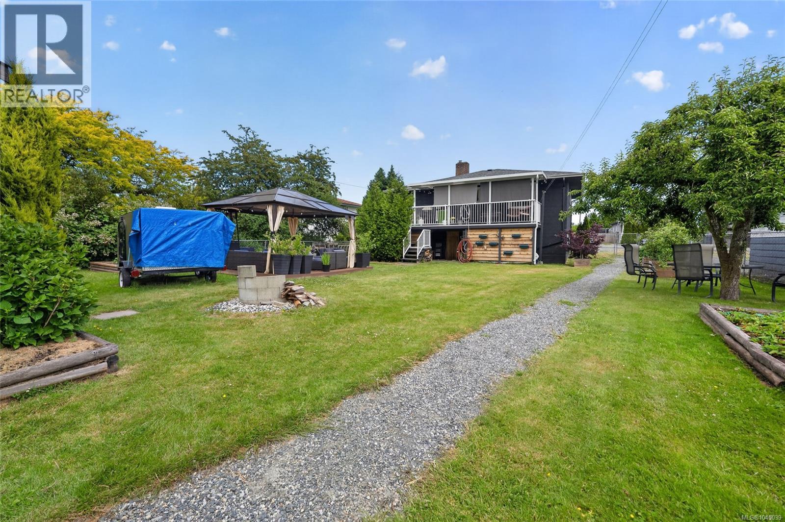 439 Stirling Ave - Image 48