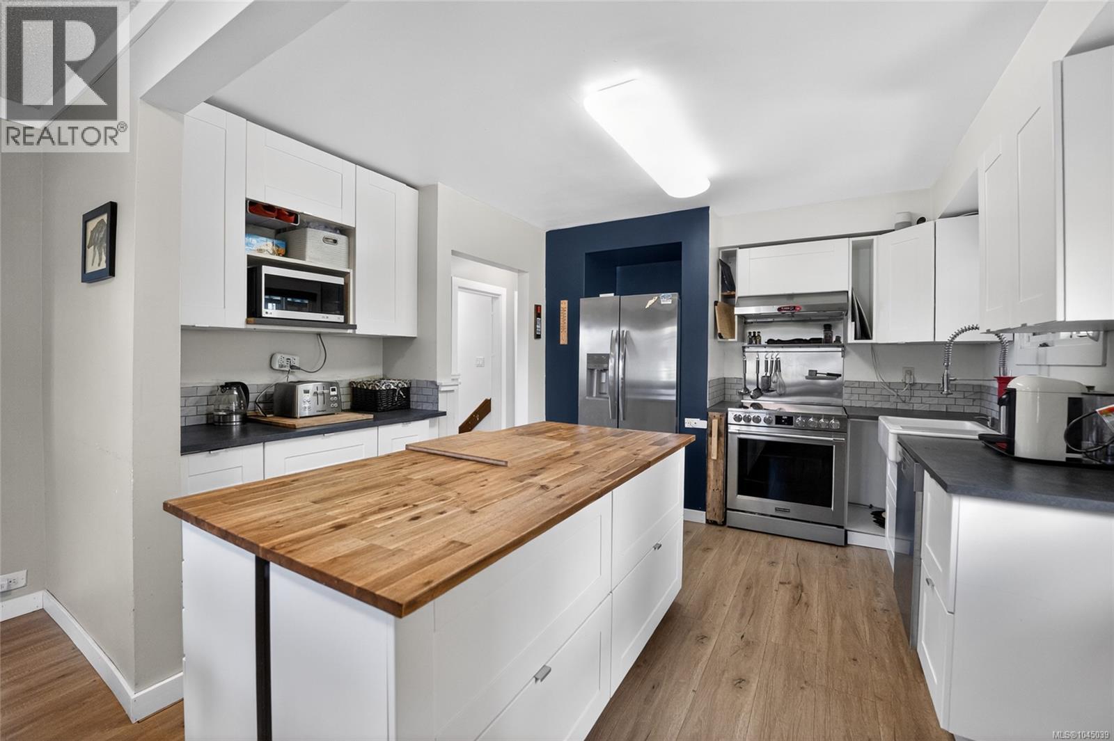439 Stirling Ave - 5