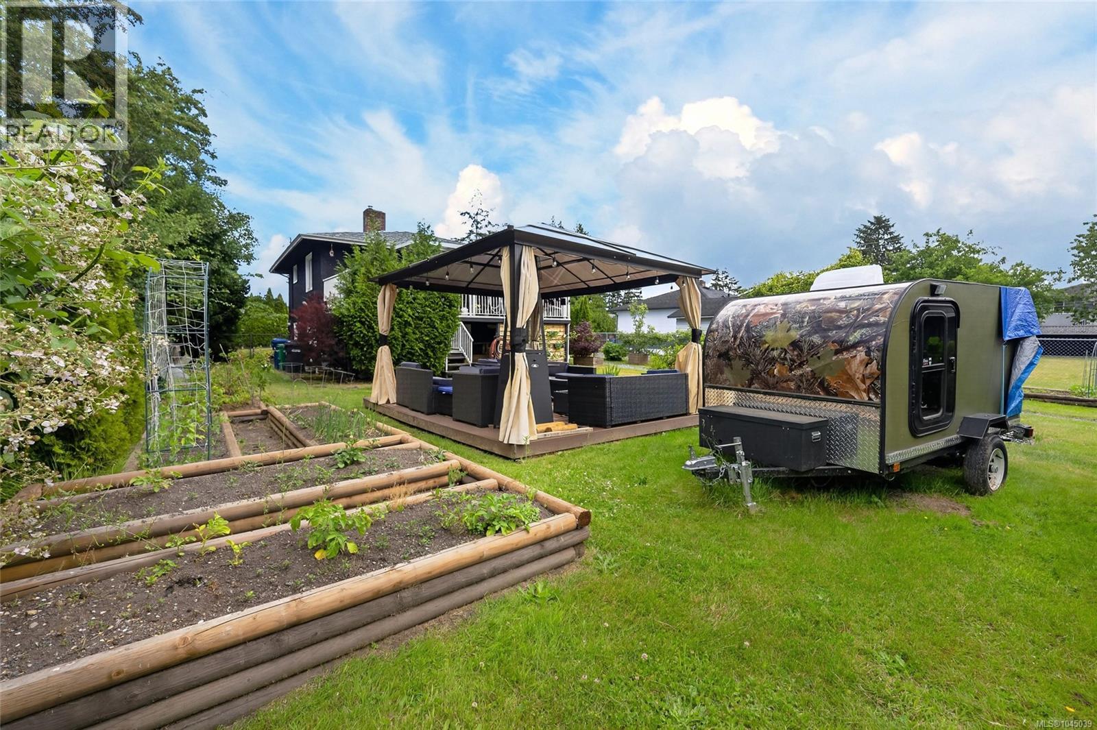 439 Stirling Ave - 52