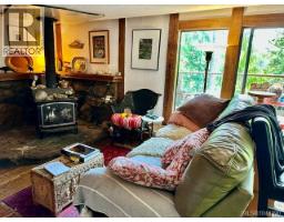 1087 Chappel Pl, Gabriola Island, BC V0R1X2 Photo 10