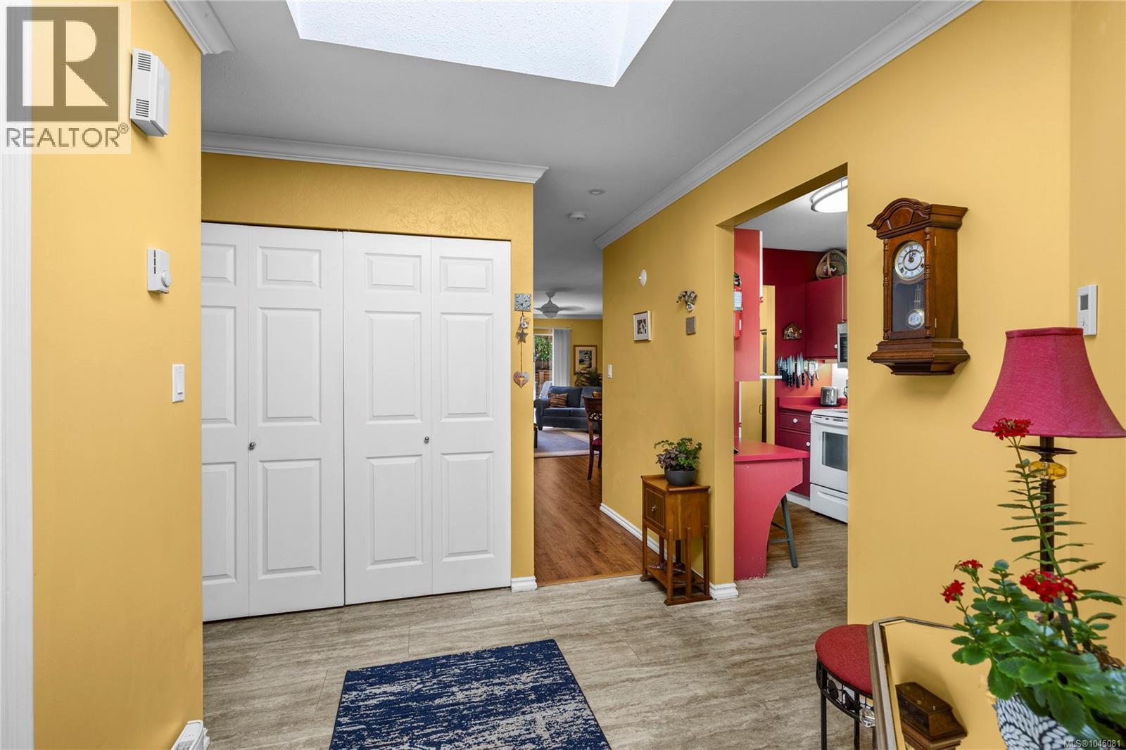 #24 450 Bay Ave - 16