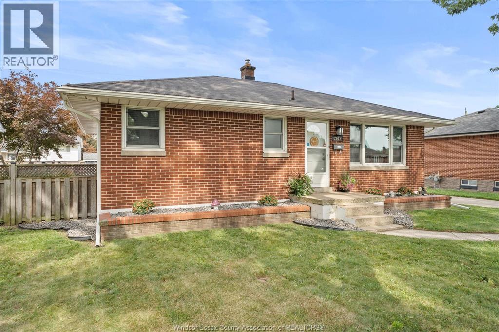 2618 ASKIN AVENUE, Windsor — photo 3