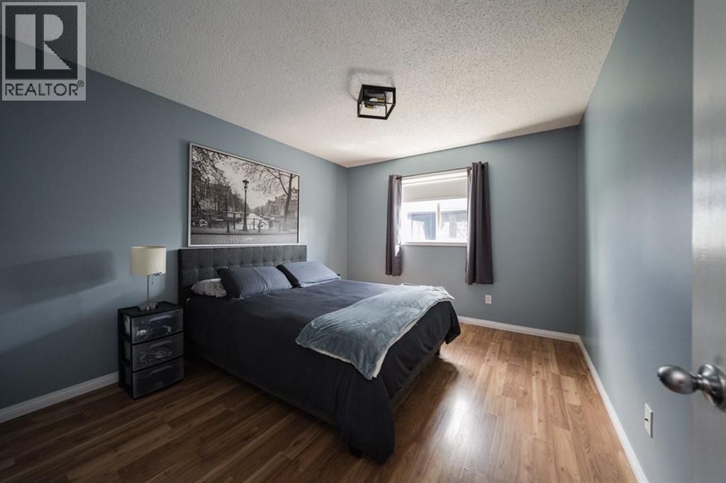 100 Bruin Bay, Fort McMurray