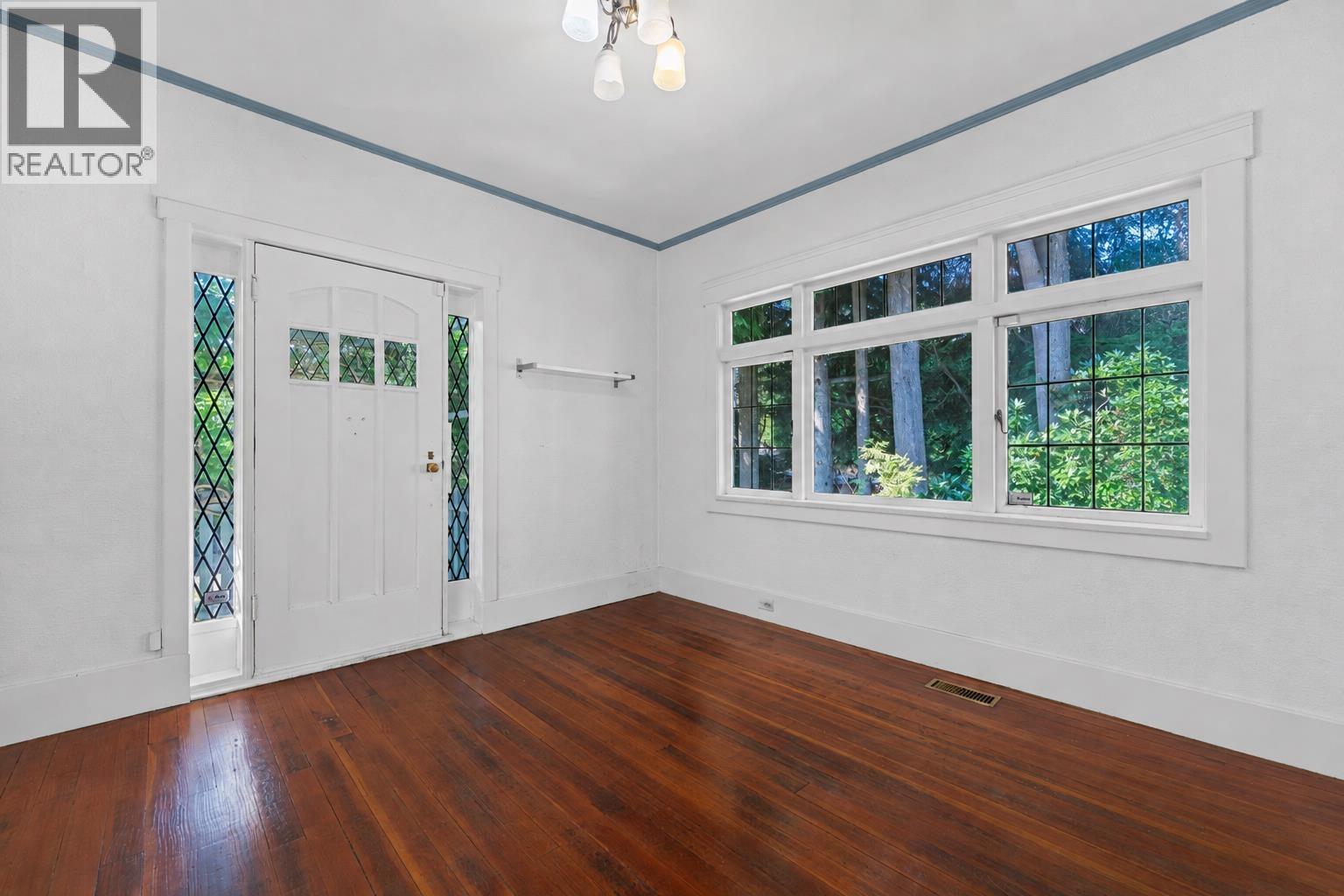1376 11TH STREET, West Vancouver