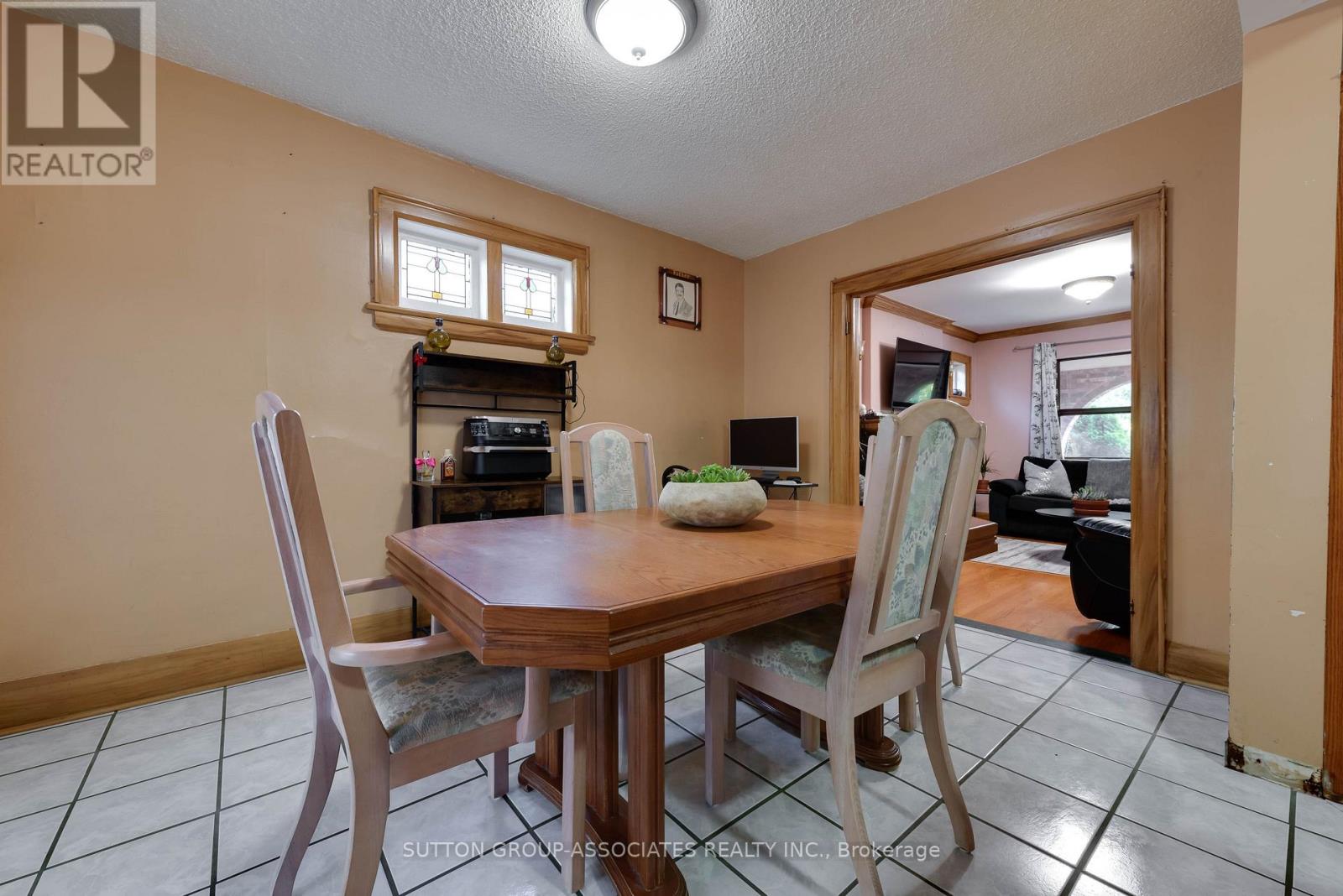 219 ATLAS AVENUE - Image 10