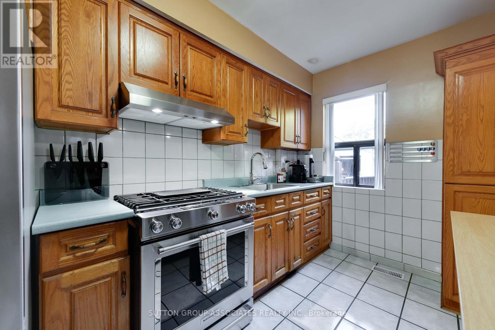 219 ATLAS AVENUE - Image 15