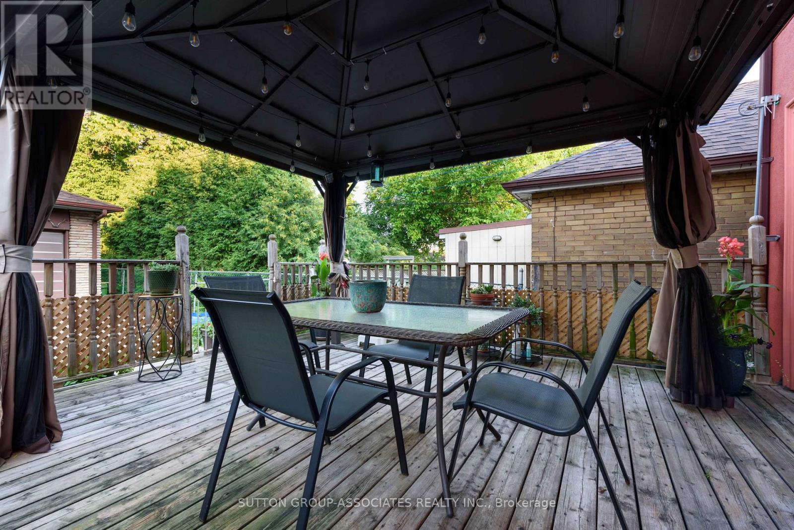 219 ATLAS AVENUE - 17