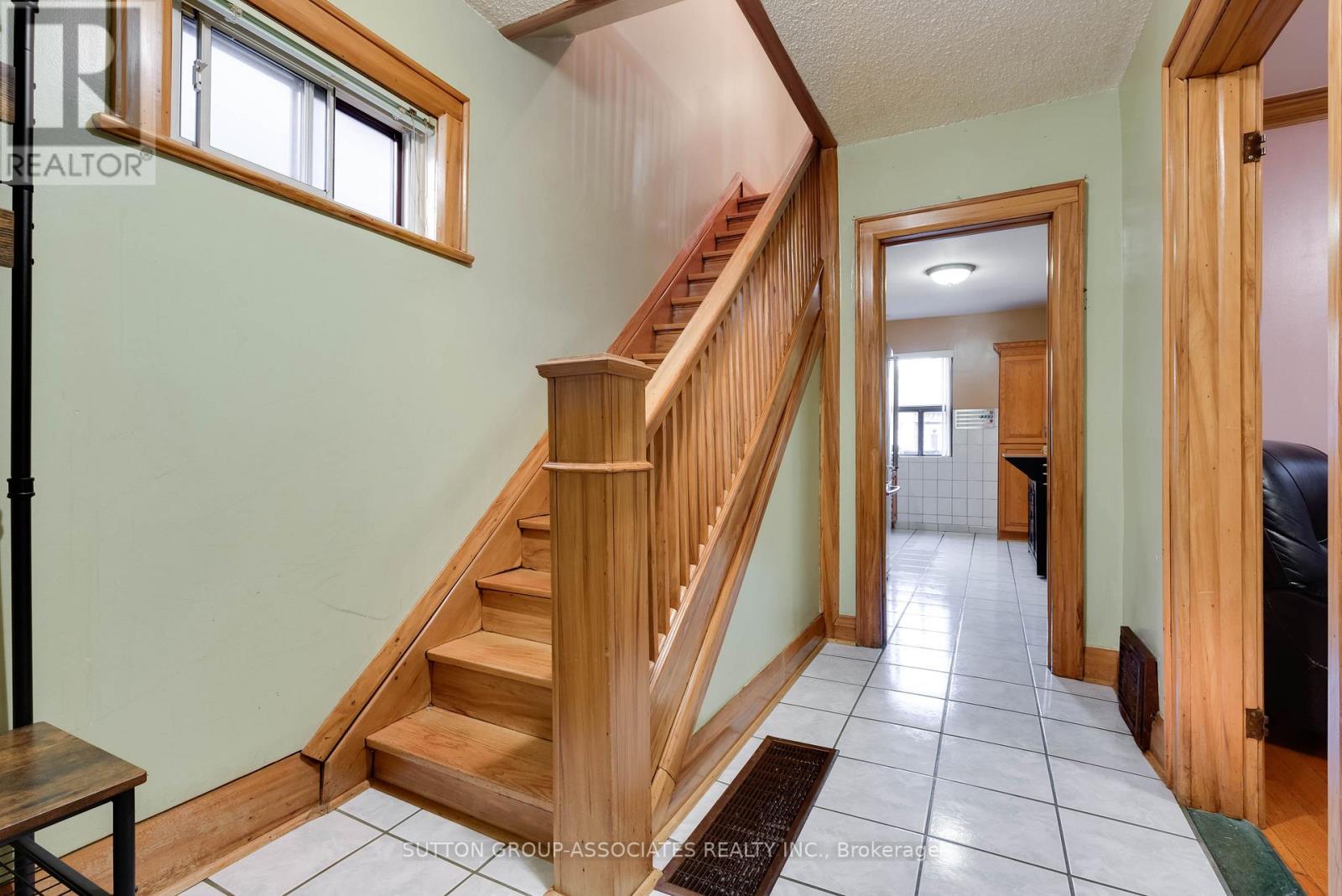 219 ATLAS AVENUE - 2