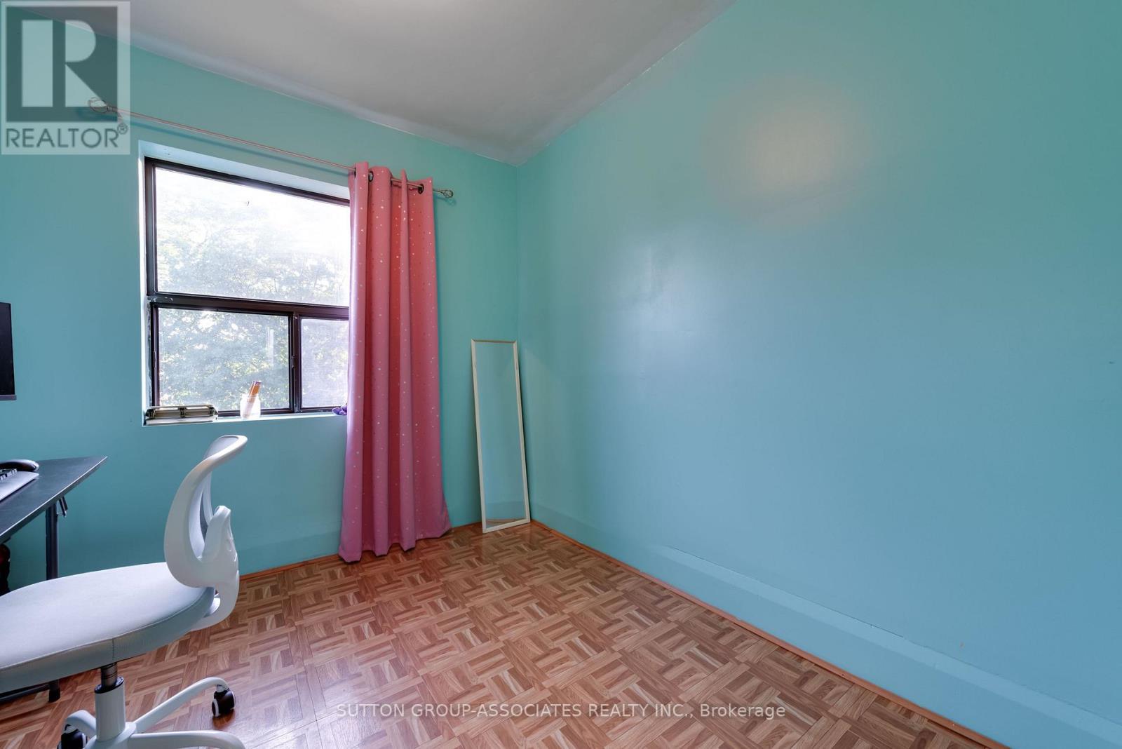 219 ATLAS AVENUE - 23