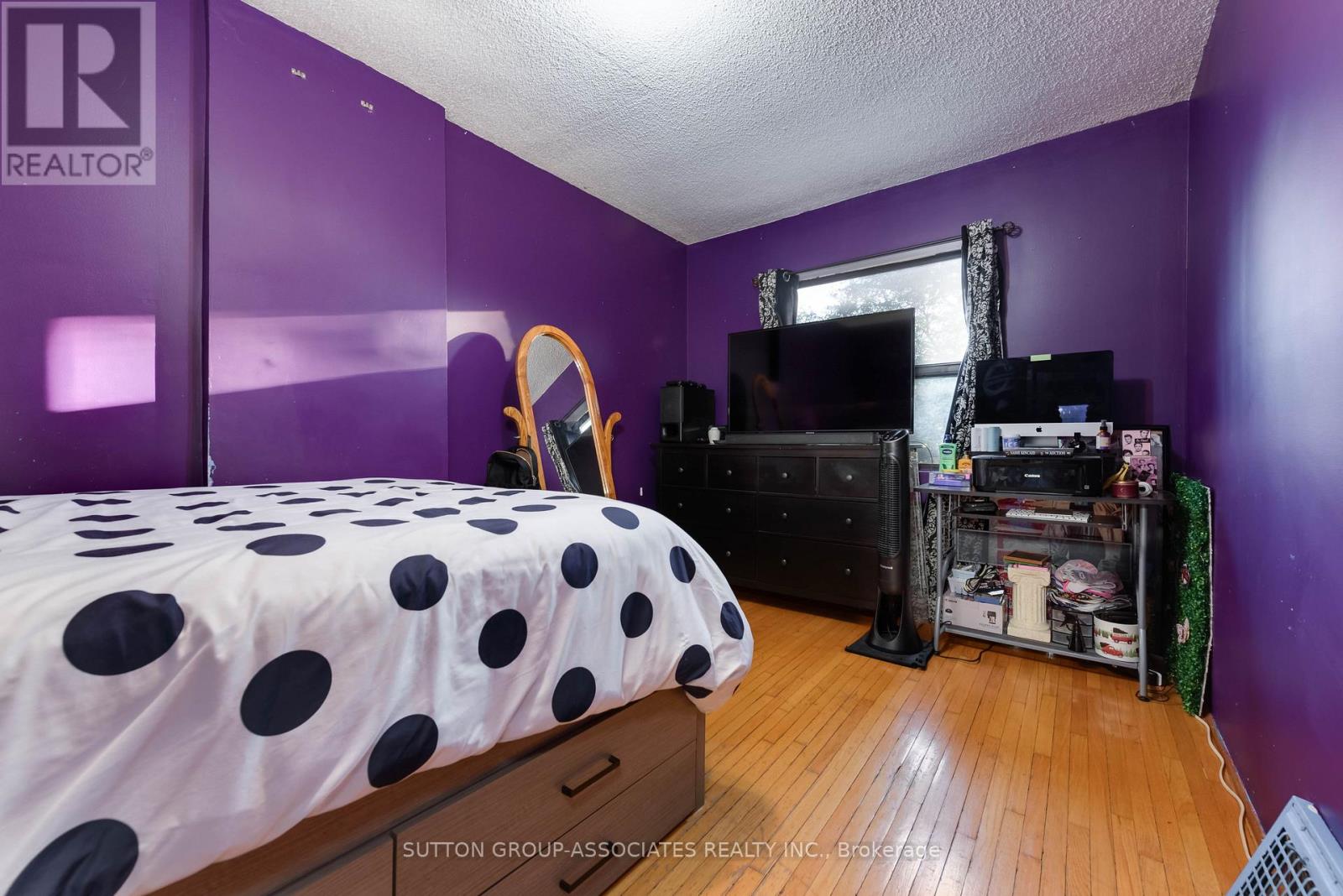219 ATLAS AVENUE - 24