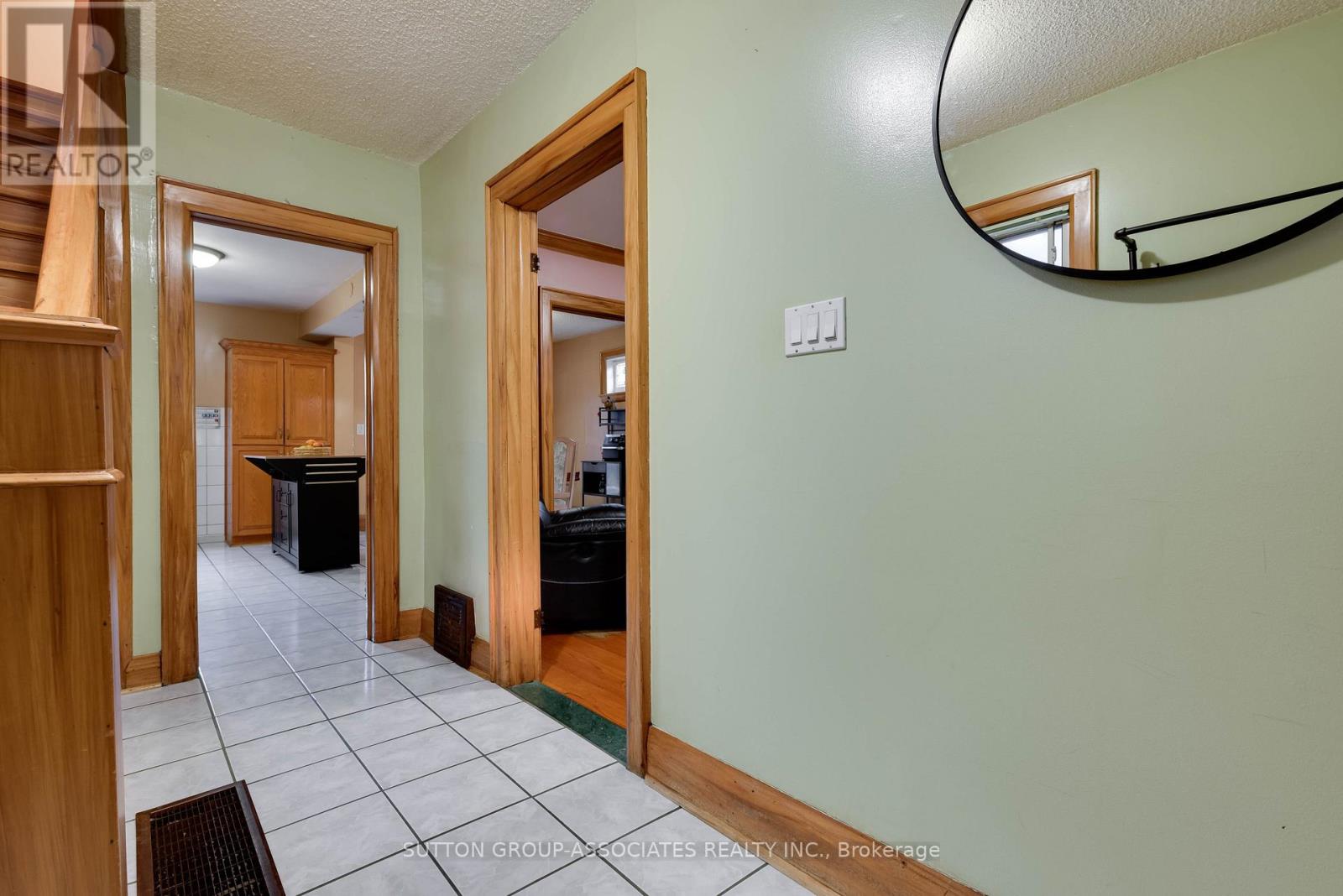 219 ATLAS AVENUE - 3