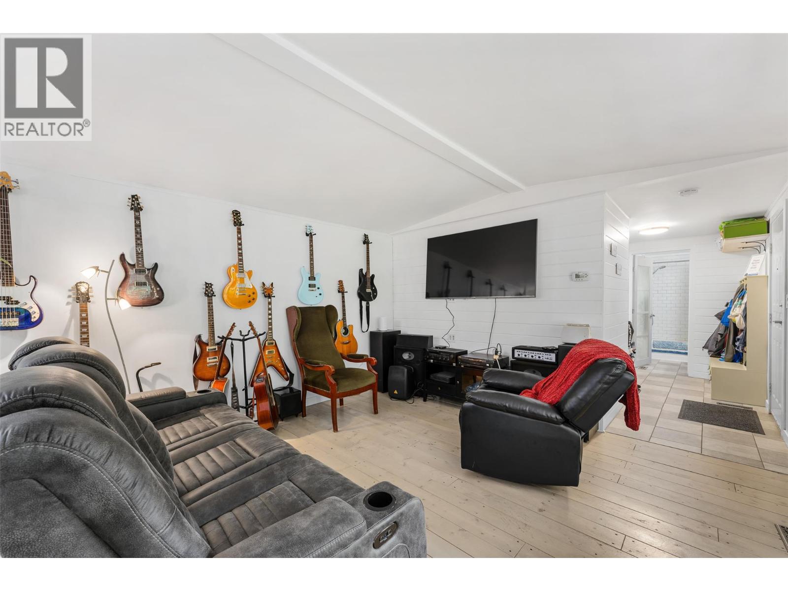 #12 610 Katherine Road - 8