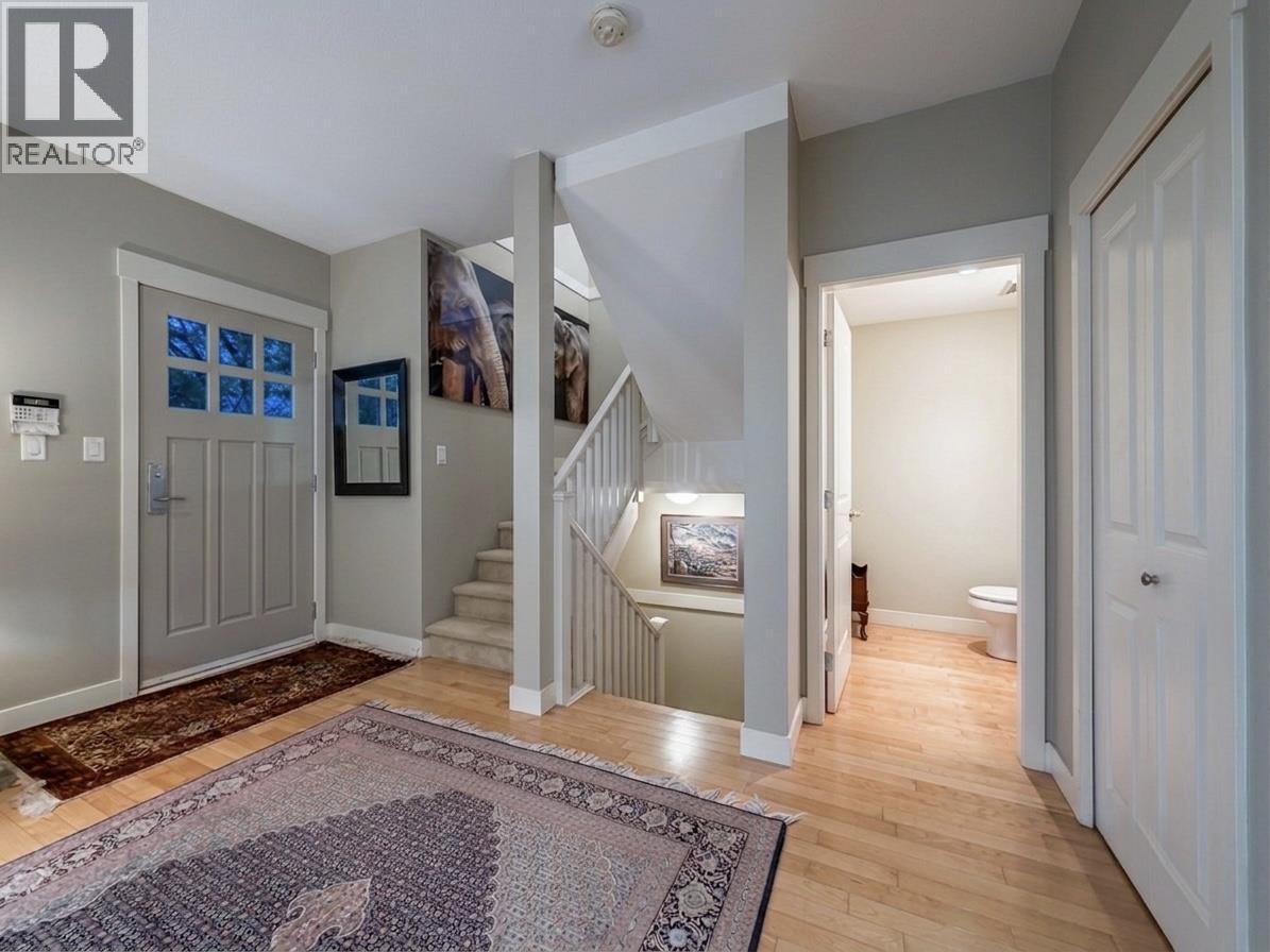2982 CHESTERFIELD AVENUE, North Vancouver