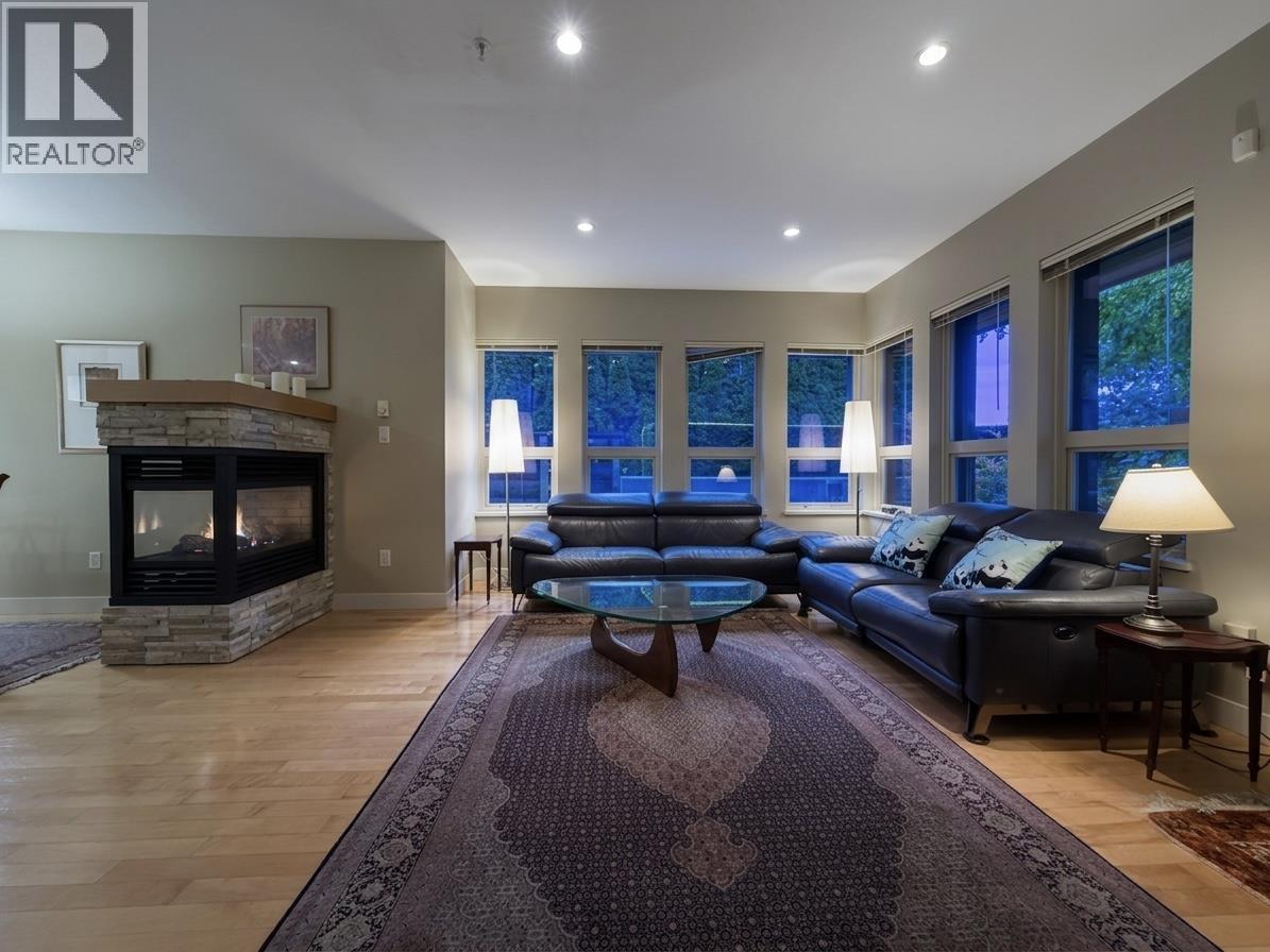 2982 CHESTERFIELD AVENUE, North Vancouver