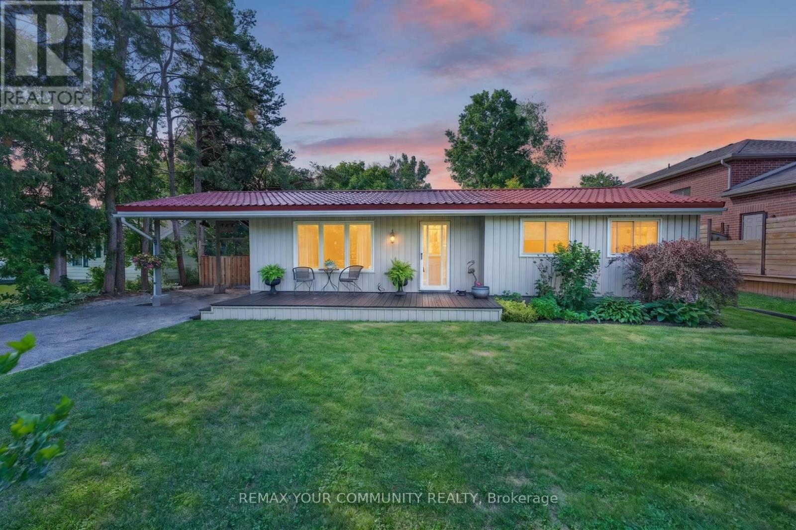 943 BLACKWOODS AVENUE - 1