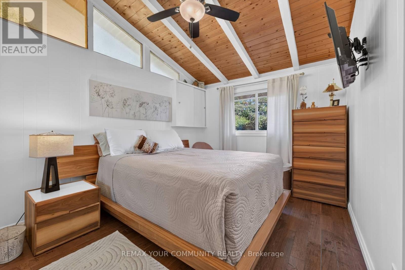943 BLACKWOODS AVENUE - 13