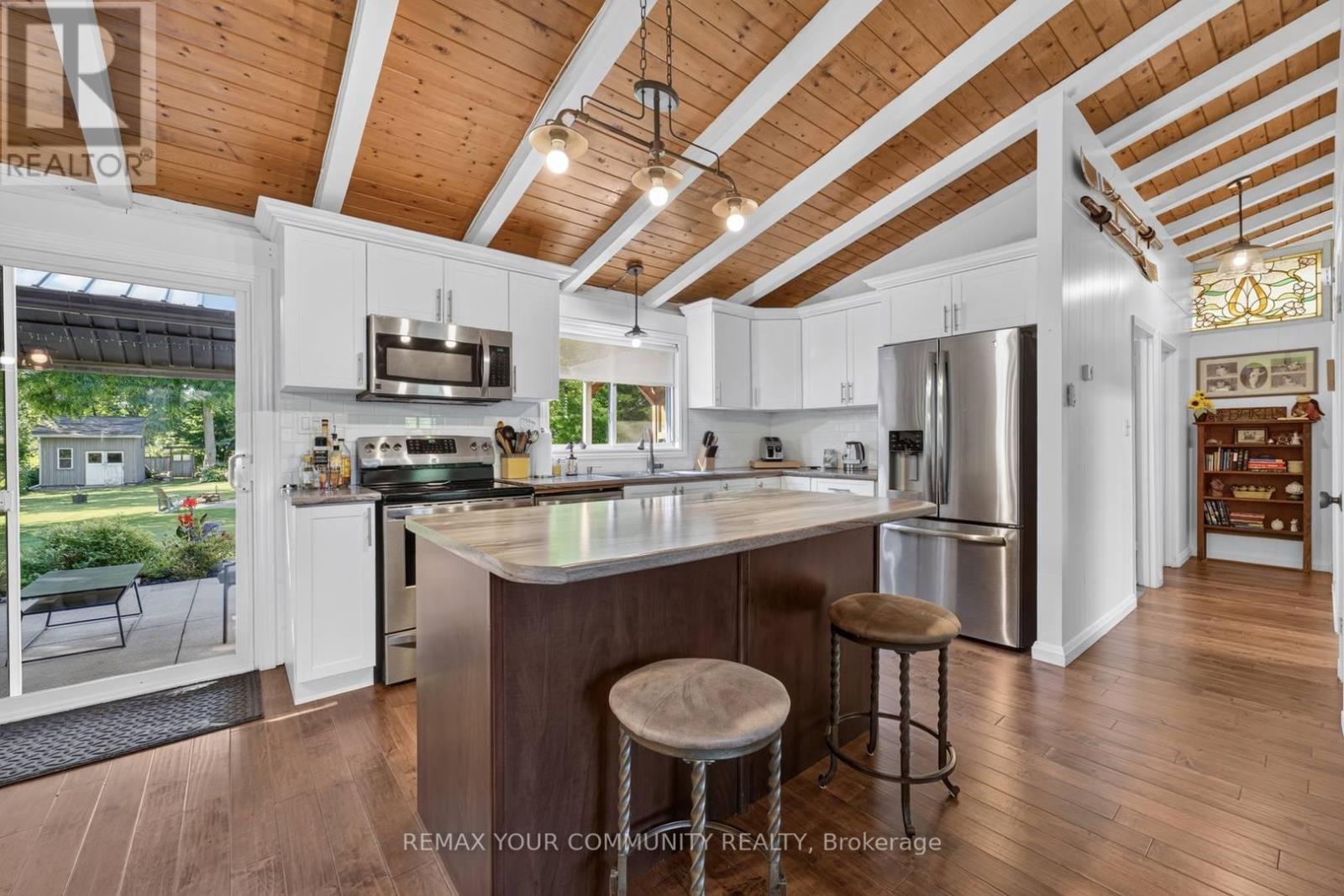 943 BLACKWOODS AVENUE - 14