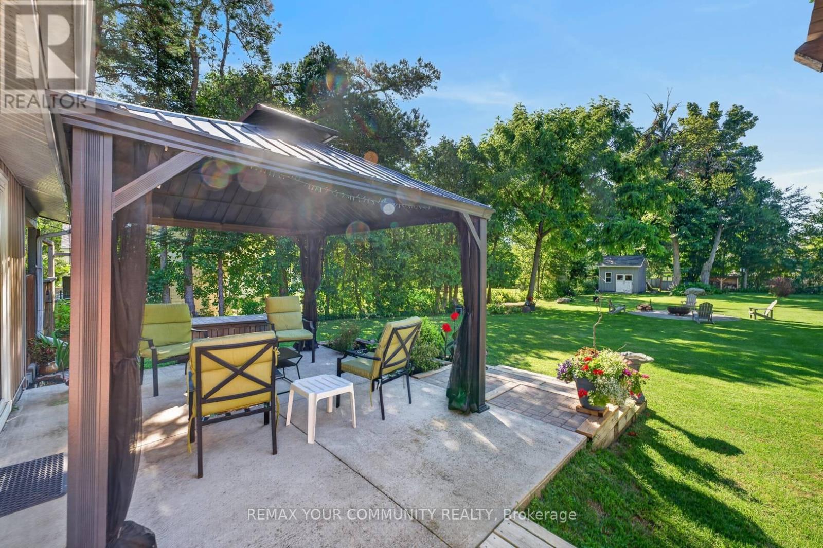943 BLACKWOODS AVENUE - 17