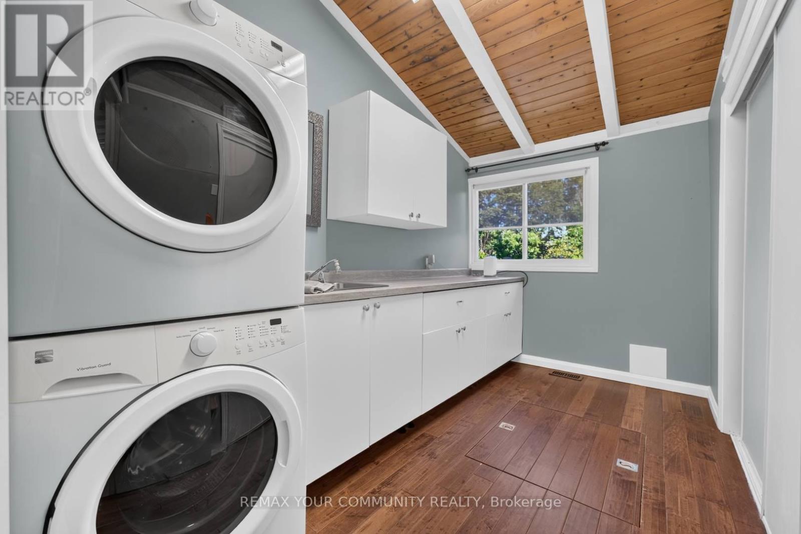 943 BLACKWOODS AVENUE - Image 9